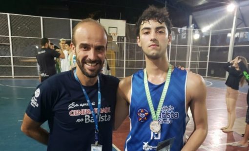 Campeão no basquete do Metropolitano Escolar conta segredos do sucesso no esporte