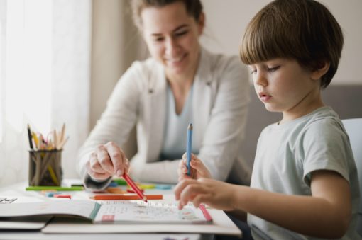 Como criar um ambiente de estudos em casa para a criança